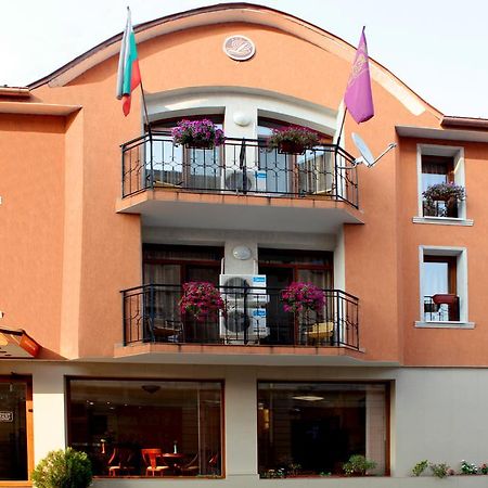 Lucky Hotel Veliko Tarnovo Luaran gambar
